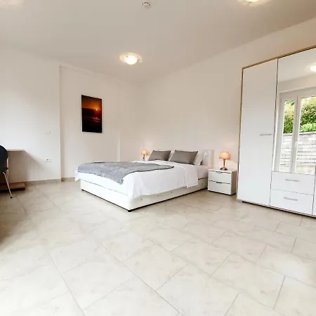 Lejlighedshotel Apart Vela Izola